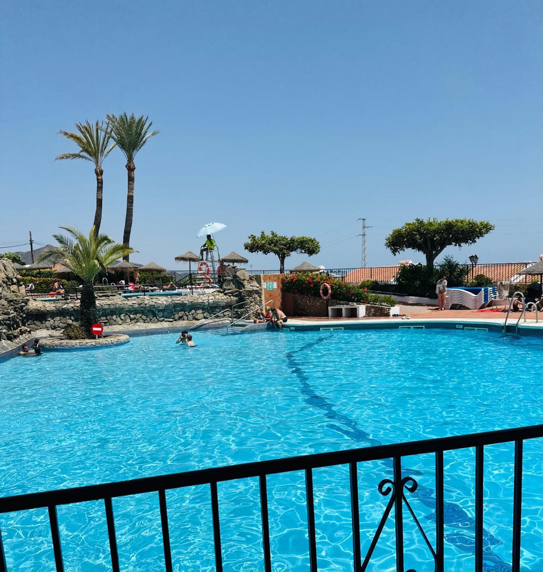 Right By The Pool Area In Capistrano Village! Nerja Luaran gambar